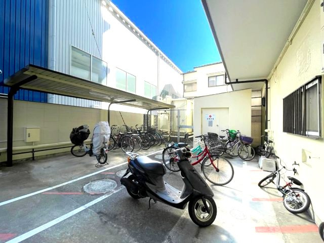 エンカーサ・アマのその他共用部分|バイク置場・駐輪場もございます