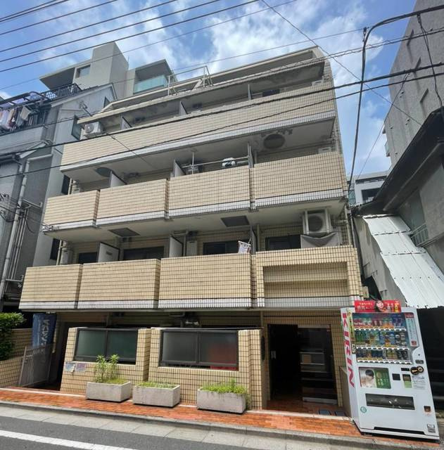 apartment 弥生町１丁目8-4.