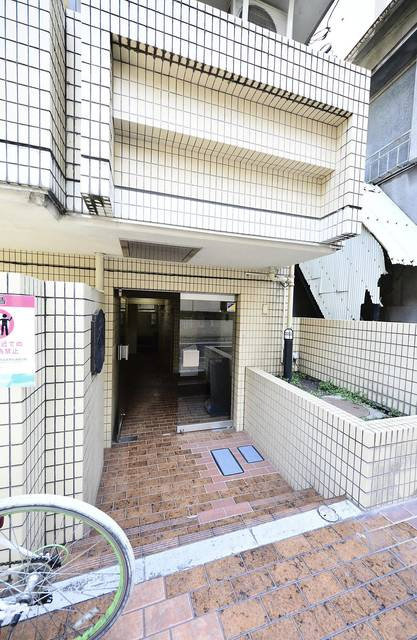 apartment 弥生町１丁目8-4.