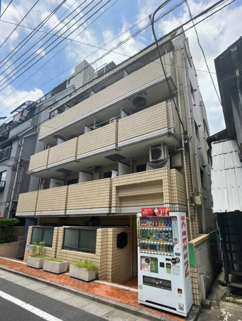 apartment 弥生町１丁目8-4.
