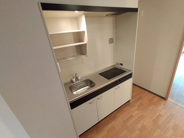 神戸市兵庫区西出町の賃貸マンションのキッチン|システムキッチン（IH２口）