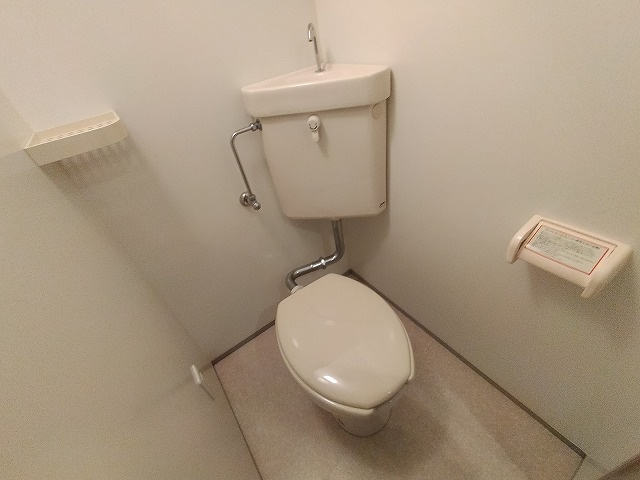 神戸市兵庫区西出町の賃貸マンションのトイレ