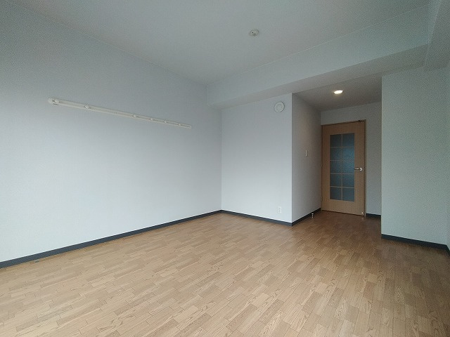 神戸市兵庫区西出町の賃貸マンションの内装|洋室