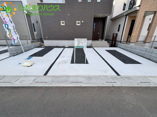 深谷市上野台　新築一戸建て　いろどりタウン　05の駐車場