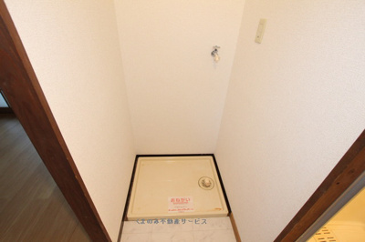 【洗面所】 | ステイタス月隈Ⅱ | コンパクトで使いやすい洗面所
ステイタス月隈2　101号室　2018年11月24日撮影