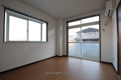 【居間・リビング】 | ステイタス月隈Ⅱ | 使いやすい居間です
ステイタス月隈2　101号室　2018年11月24日撮影