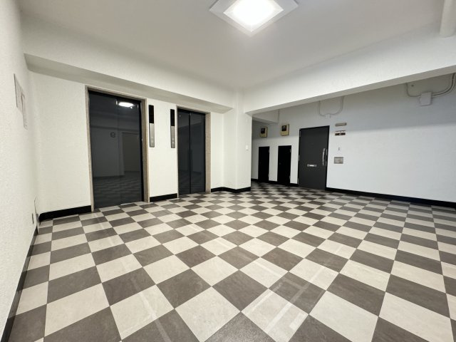 秀和第二南平台レジデンスのエントランス