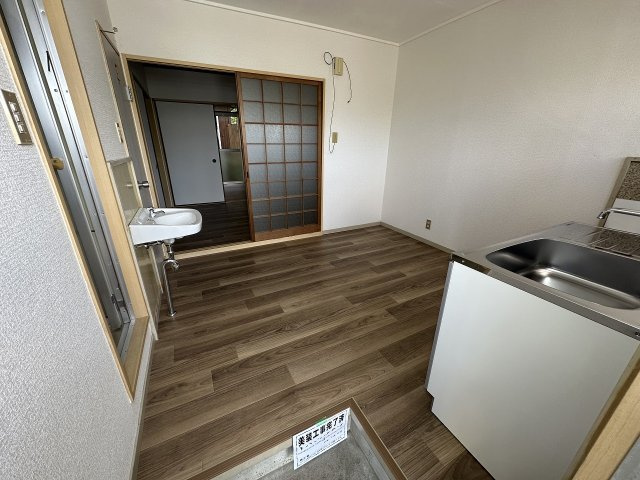 橿原市兵部町のアパートの玄関