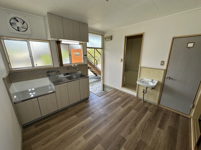 橿原市兵部町のアパートのロビー