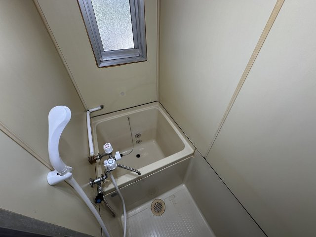 橿原市兵部町のアパートの浴室