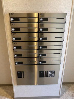 【その他共用部分】 | ＯＲＴＨＯＳＩＡ　ＲＥＶＥ１ | 宅配ボックス付きの郵便ポスト