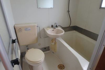 【浴室】 | 第２持田アパート | お風呂とトイレは同室のタイプです。