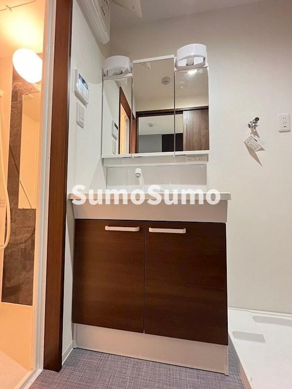 ワコーレヴィータ川西通の独立洗面台|朝の身支度には欠かせない独立洗面化粧台