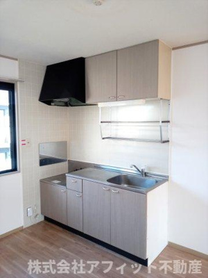 【キッチン】 | ローズガーデン | 吊戸棚付き