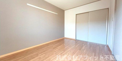 【寝室】 | ローズガーデン | 東側洋室6帖