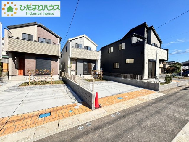 桶川市下日出谷西1丁目　新築一戸建て　ブルーミングガーデン　02の外観|コンビニやスーパーなど徒歩10分以内！
生活しやすい環境です！