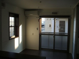 【居間・リビング】 | プラスⅠ号館(ペット可・禁煙物件)