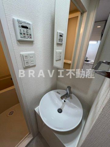エスリード大阪城クローグ　BRAVI不動産の独立洗面台|【エスリード大阪城クローグ】毎朝おしゃれに忙しい女性の方におすすめです