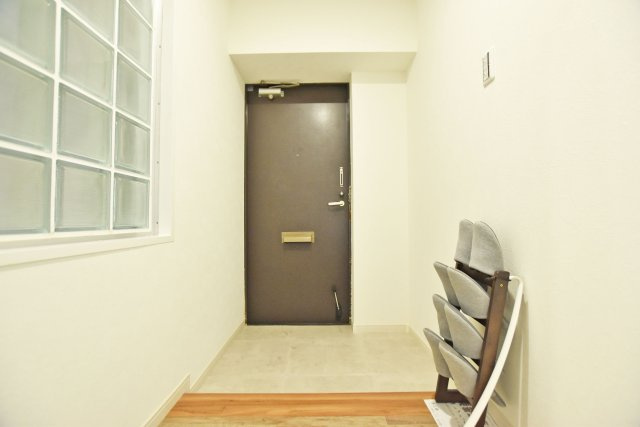 パラツィーナセシリア仁川弐番館の玄関|広々としているので常にすっきりした状態を保てます。