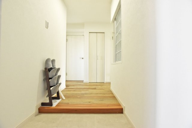 パラツィーナセシリア仁川弐番館の玄関|広々として開放感がある玄関は、来客時も気持ちよく迎えることが出来ます。