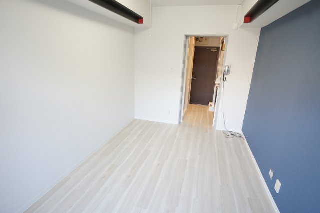 ノーリーズン前原西の洋室