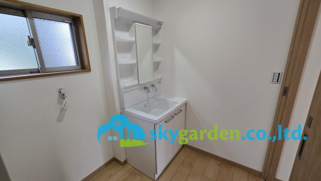 茅ヶ崎市美住町　中古戸建の独立洗面台|独立洗面台です