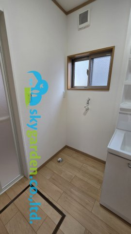 茅ヶ崎市美住町　中古戸建のランドリースペース