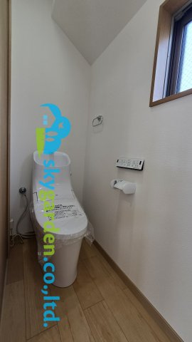 茅ヶ崎市美住町　中古戸建のトイレ|2階のトイレ