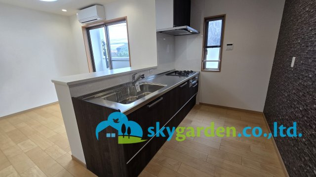 茅ヶ崎市美住町　中古戸建のキッチン|キッチンでお料理をお楽しみください