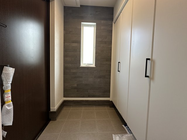 茅ヶ崎市柳島デザイナーズハウスの玄関