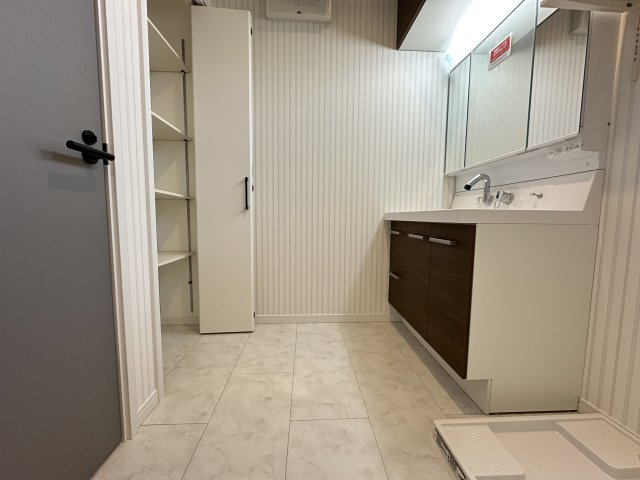 茅ヶ崎市柳島デザイナーズハウスの脱衣所