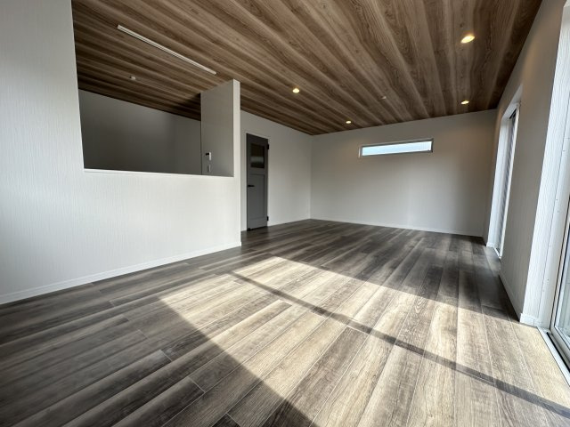 茅ヶ崎市柳島デザイナーズハウスの居間・リビング