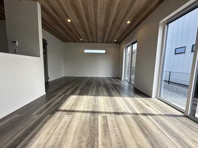 茅ヶ崎市柳島デザイナーズハウスの居間・リビング