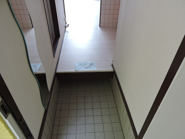 コンフォーティア泉の玄関|※別号室の参考画像です※現況を優先します