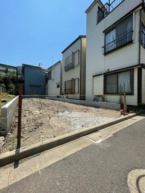 江東区南砂５丁目　新築戸建ての前面道路含む現地写真
