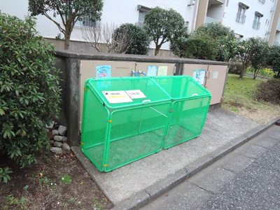 【その他共用部分】 | 六浦台団地5号棟 | 敷地内ゴミ置き場です。