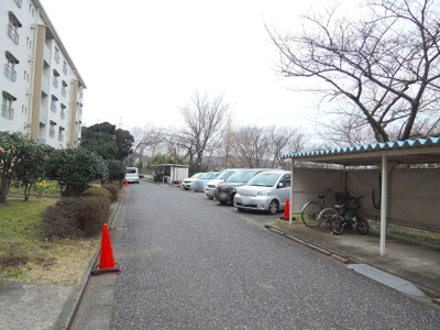 【駐車場】 | 六浦台団地5号棟 | 駐車場です。