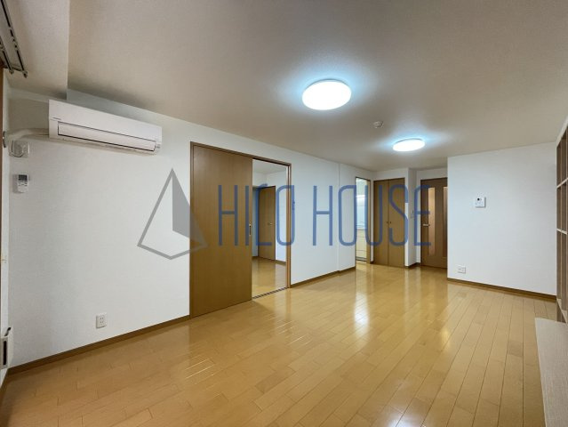 シャインヒルⅢの居間・リビング