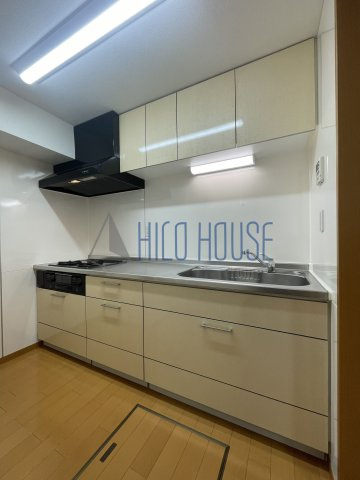 シャインヒルⅢのキッチン