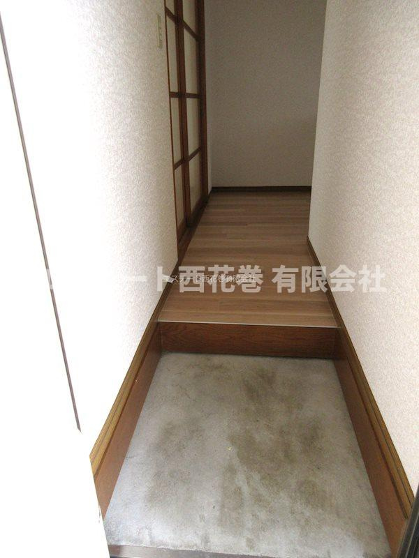 ネイティヴプレイスAの玄関