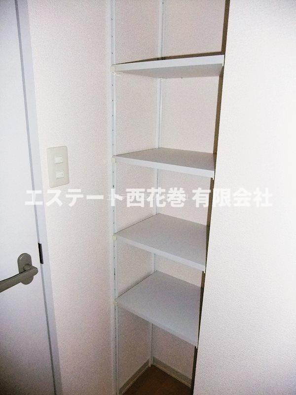 ディアス四日町|洗面所収納棚