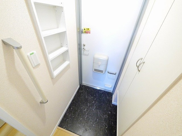 レオネクストコミンチャーレ九条の玄関|シンプルで使いやすい玄関です