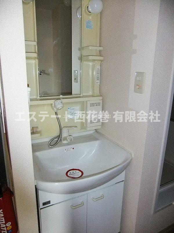 ディアス四日町の独立洗面台|シャワー付洗面化粧台