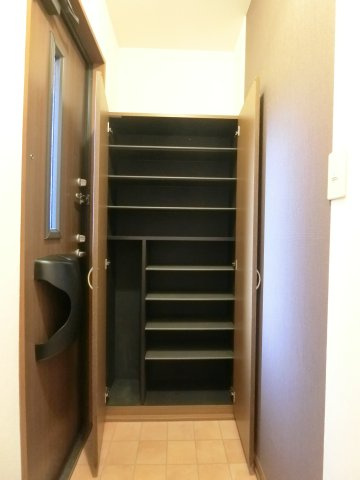 プラシード　C棟の玄関