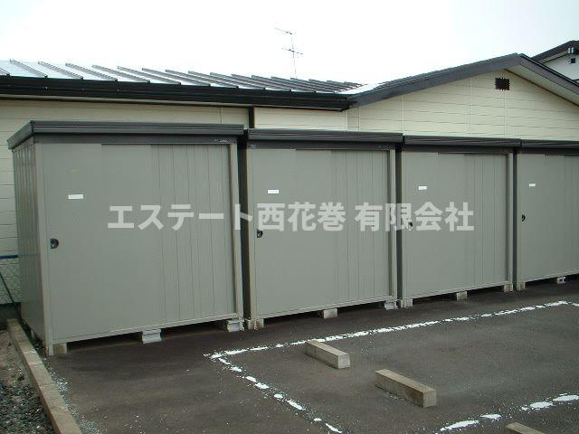 ハイツクラビー|大きな物置ついています