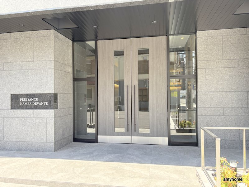 プレサンス難波デヴァンテ　仲介手数料無料のエントランス