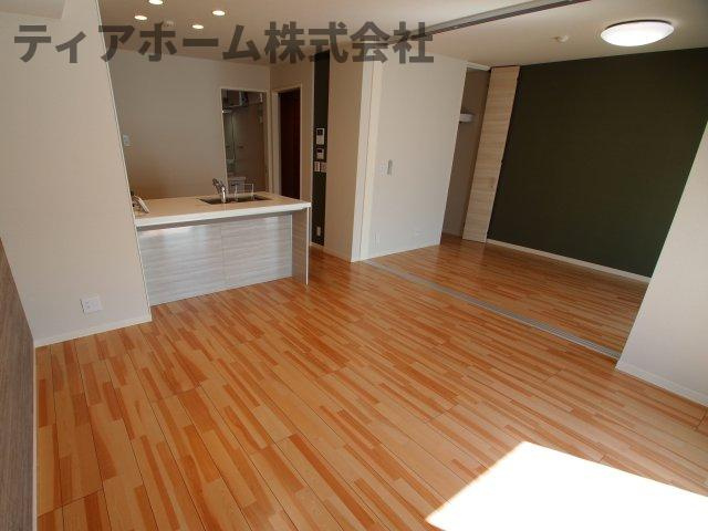 シャーメゾン片塩の居間・リビング|こちらのリビングで趣味の時間をお楽しみください