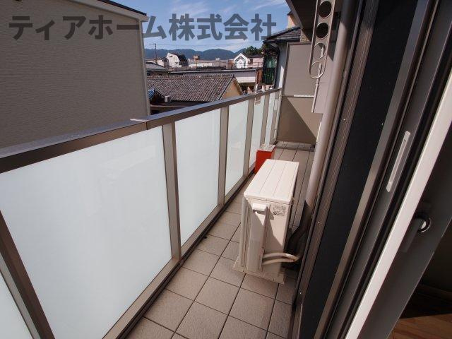 シャーメゾン片塩のバルコニー|暖かな日差しのふりそそぐバルコニー