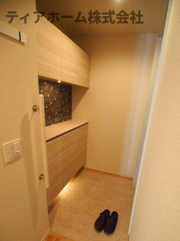 シャーメゾン片塩の玄関|収納もある玄関です