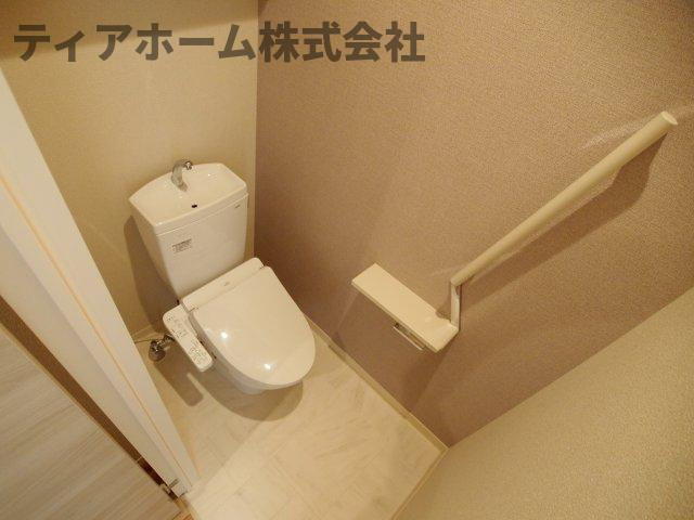 シャーメゾン片塩のトイレ|ゆったりとした空間のトイレです